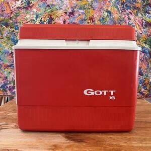 Vintage Gott 16 Cooler Red & White (13 x 10” inside dimension)